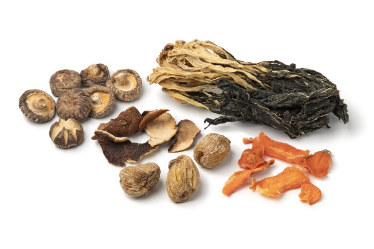 How to Incorporate TCM Herbs into Your Diet